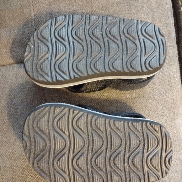 Shoes - Picture 2 of 3